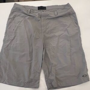 Men’s gray Oakley shorts 40W